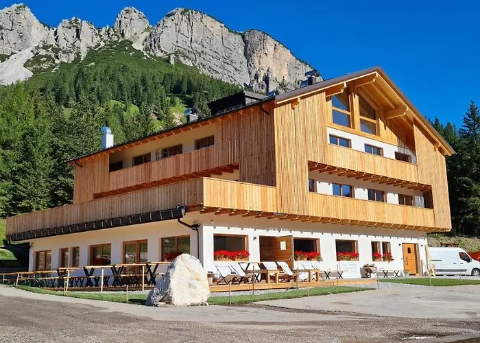 Apartmanhotel Alpenrose 4*