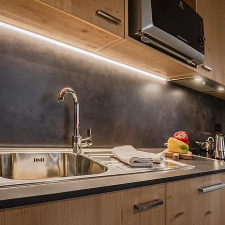 Alpenrose アパートホテル