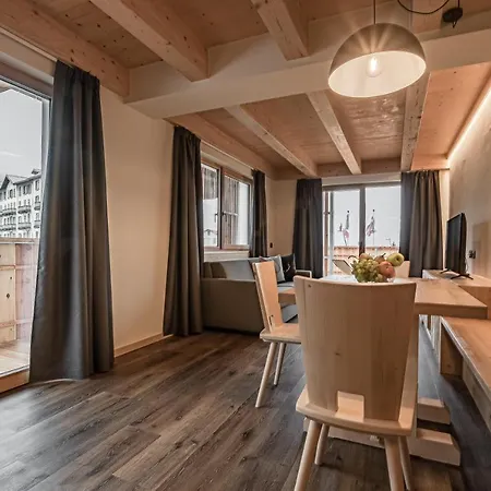 アパートホテル Alpenrose