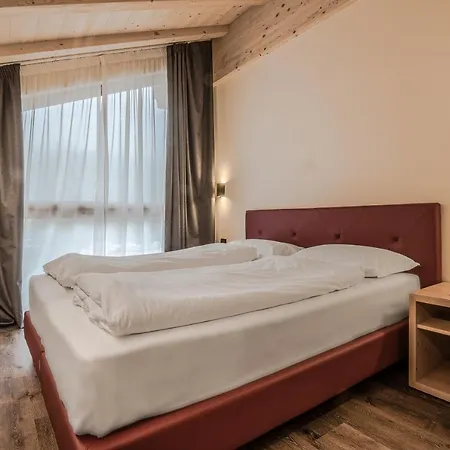 Alpenrose アパートホテル